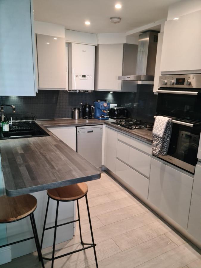 2 Bed Home From Home Apartments Londres Exterior foto