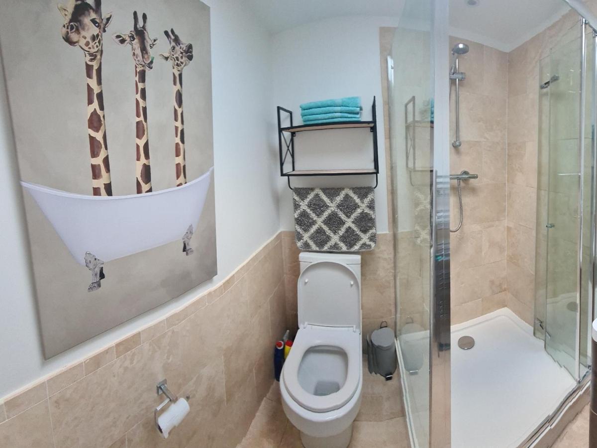 2 Bed Home From Home Apartments Londres Exterior foto